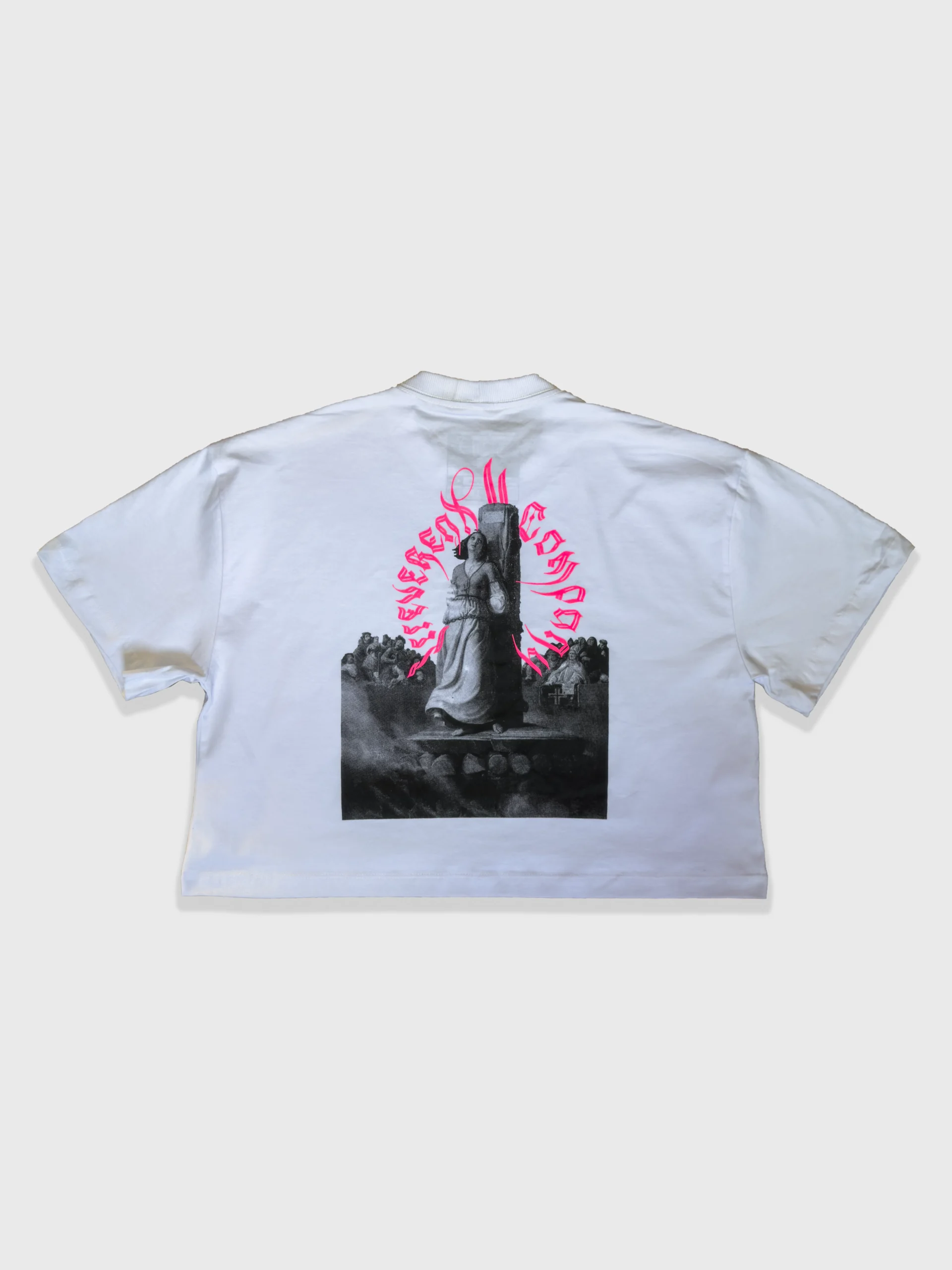 Baby Tee Oversized Branca - Joana d'Arc